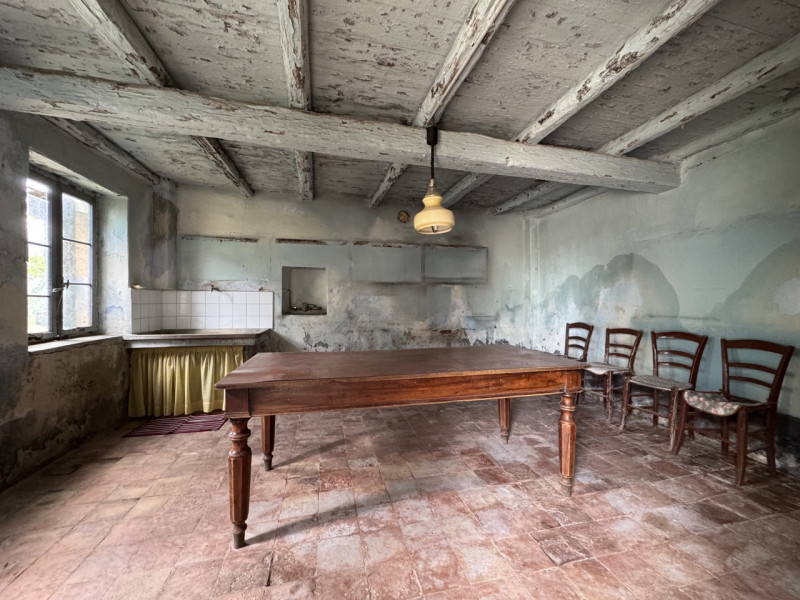 RUSTICO DI TESTA CON TERRENO

Trattative riservate Immobiliare Unica Colceresa via Marconi 2 - 04...