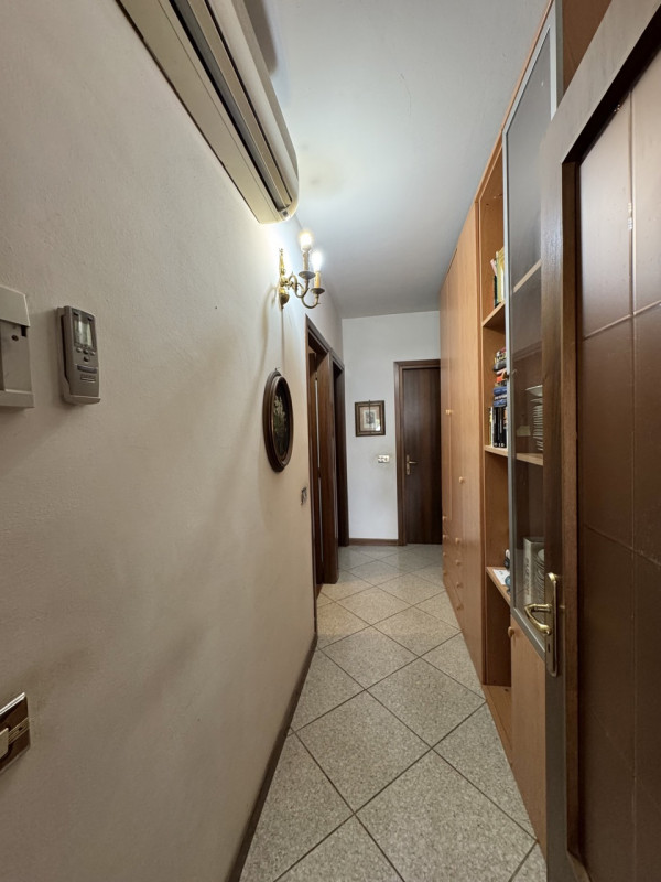 Bicamere con giardino da investimento già LOCATO

Trattative riservate Immobiliare Unica Colceres...