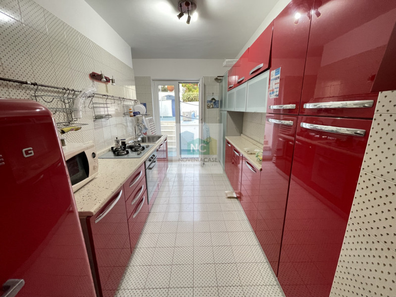 In vendita una villa moderna esclusiva situata nella splendida località di Serrara Fontana, sull'...