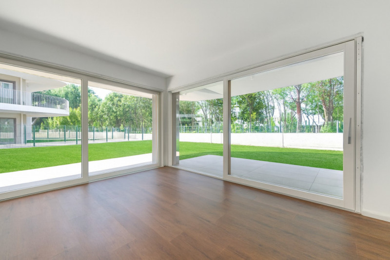 All’interno di un esclusivo parco privato, a breve distanza da Porta San Tomaso, proponiamo un ap...