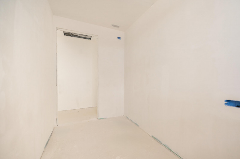 All’interno di un esclusivo parco privato, a breve distanza da Porta San Tomaso, proponiamo un ap...