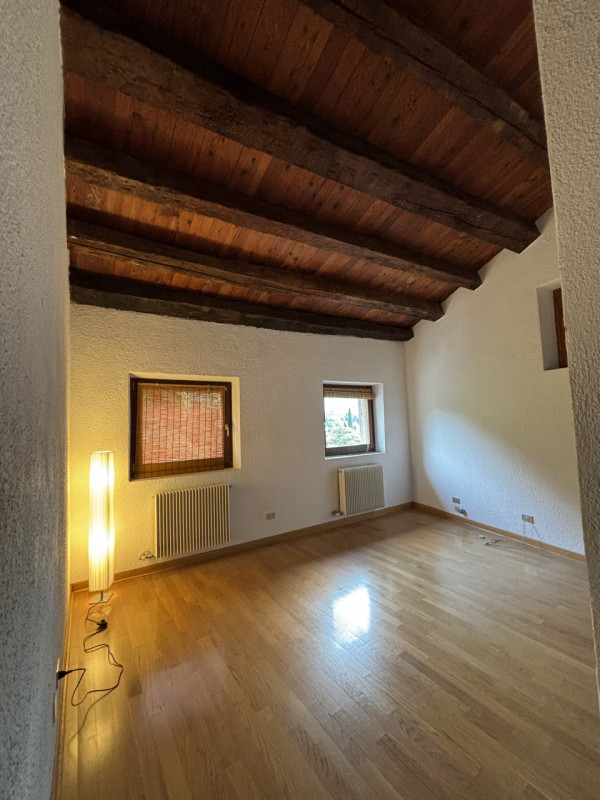 Nel cuore di Serravalle a Vittorio Veneto, in un Palazzo Storico ristrutturato, affittiamo a soli...