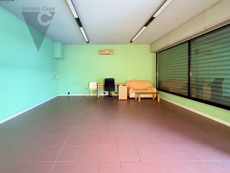 MORTISE - MAGAZZINO SU DUE PIANI
Nella zona centrale di Mortise, proponiamo in vendita un ampio m...