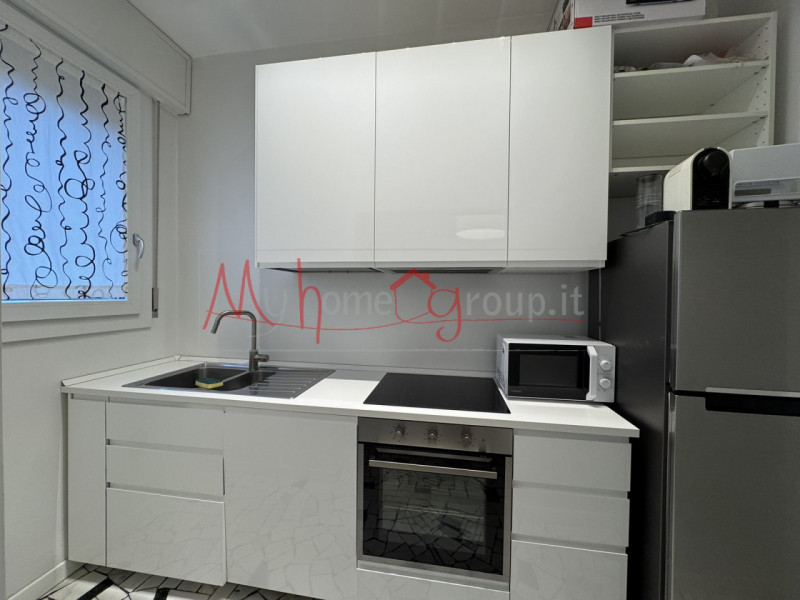 PADOVA ZONA SPECOLA - Appartamento completamente arredato composto da ingresso, soggiorno, cucina...