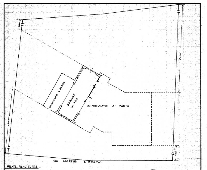 Se stai cercando una soluzione residenziale con ampie metrature, questa elegante villa singola si...