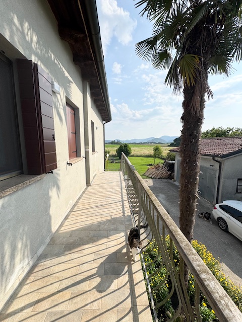 ABANO TERME (PD) appartamento al piano 1° ed ultimo in costruzione bifamiliare, di recente sistem...