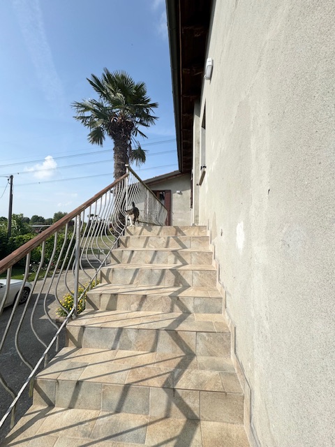 ABANO TERME (PD) appartamento al piano 1° ed ultimo in costruzione bifamiliare, di recente sistem...