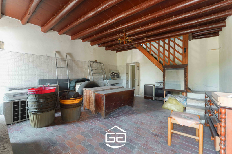 Immagina di aprire le finestre al mattino e trovarti immerso nella quiete della campagna, con il ...