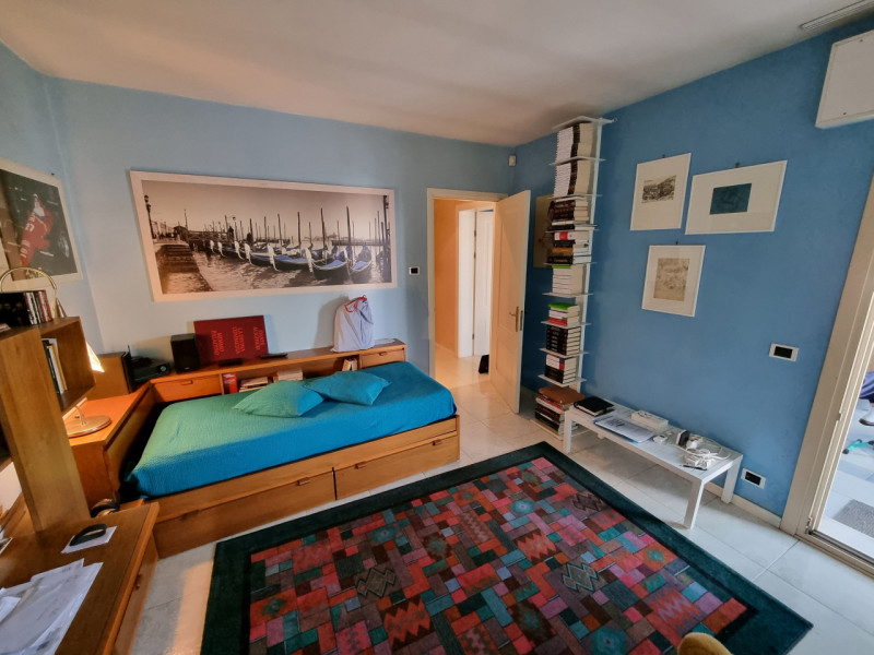 Este (PD), Località Deserto, proponiamo in Vendita particolare struttura formata da una Casa Sing...