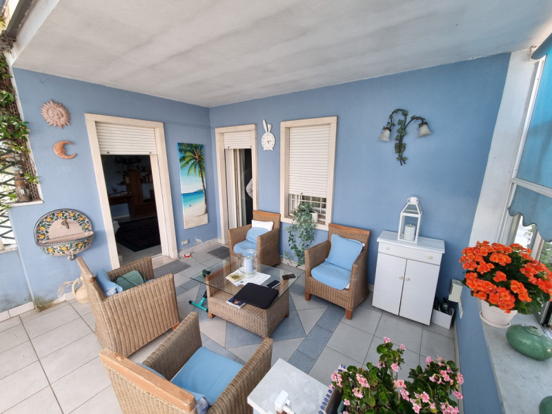 Este (PD), Località Deserto, proponiamo in Vendita particolare struttura formata da una Casa Sing...