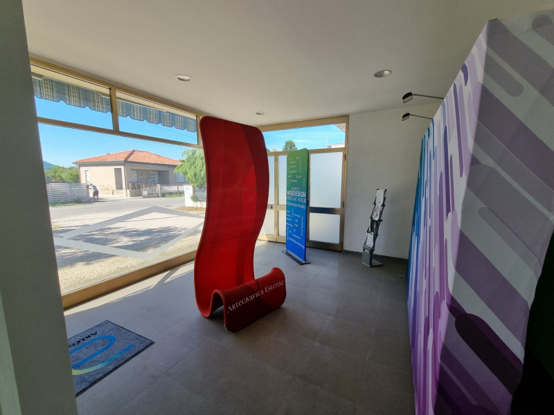 Este (PD), Località Deserto, proponiamo in Vendita particolare struttura formata da una Casa Sing...