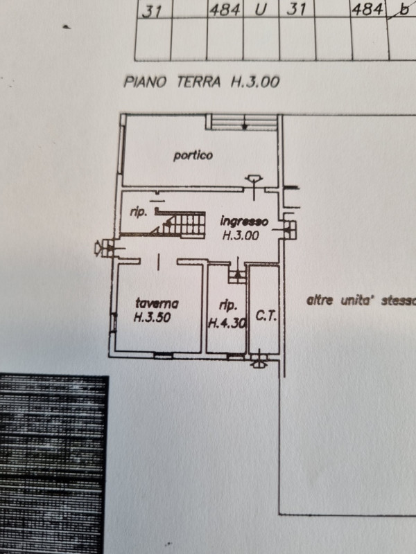 Este (PD), Località Deserto, proponiamo in Vendita particolare struttura formata da una Casa Sing...