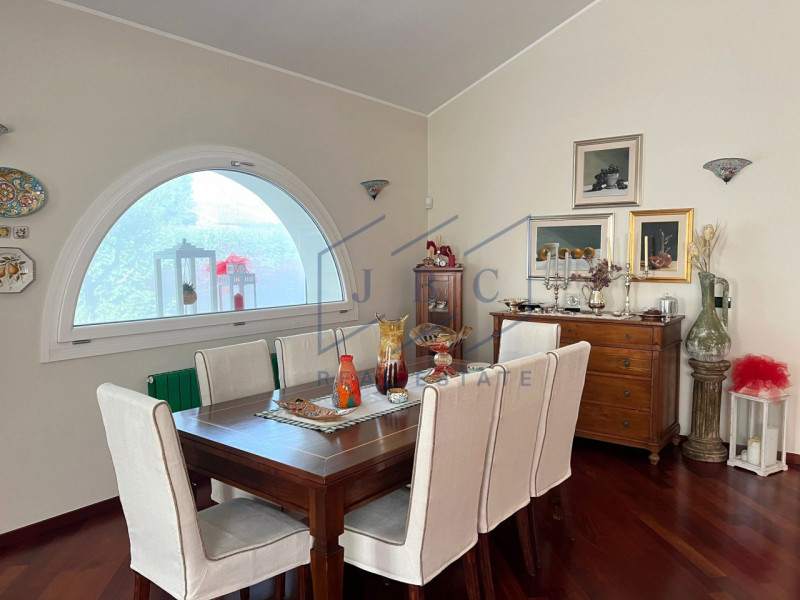 Immergiti in un'oasi di pace e modernità. A Blessaglia di Pramaggiore, in un esclusivo contesto r...