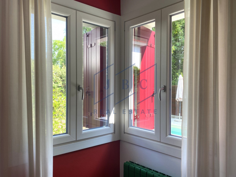 Immergiti in un'oasi di pace e modernità. A Blessaglia di Pramaggiore, in un esclusivo contesto r...