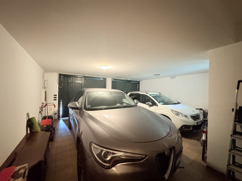 In posizione esclusiva e panoramica, immersa nel verde dei Colli Euganei ma al tempo stesso comod...