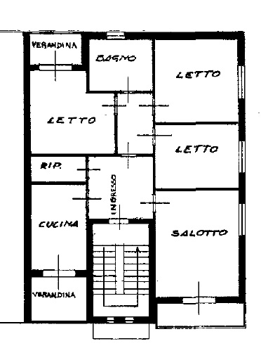 COMPOSIZIONE:
L'unità abitativa, dalle ampie metrature, è così composta: atrio d'ingresso, salott...