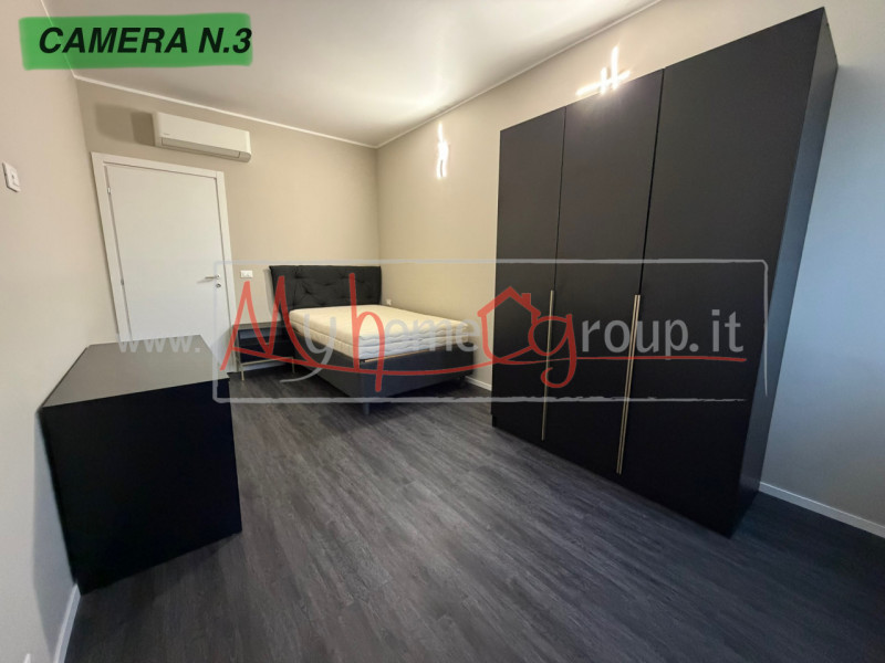 PADOVA ZONA STAZIONE (Rif. AFF650P) 

ITA

Disponibili tre stanze singole in appartamento recente...