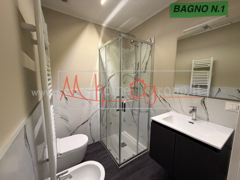 PADOVA ZONA STAZIONE (Rif. AFF650P) 

ITA

Disponibili tre stanze singole in appartamento recente...