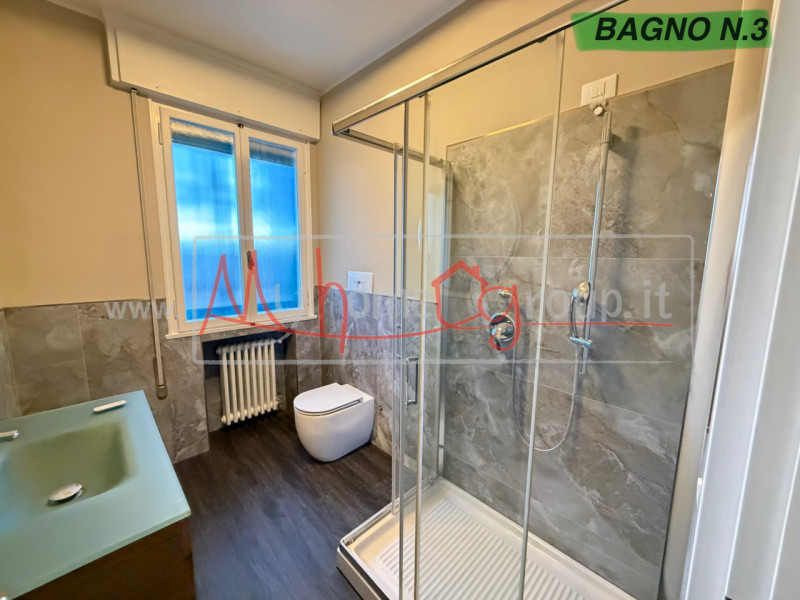 PADOVA ZONA STAZIONE (Rif. AFF650P) 

ITA

Disponibili tre stanze singole in appartamento recente...