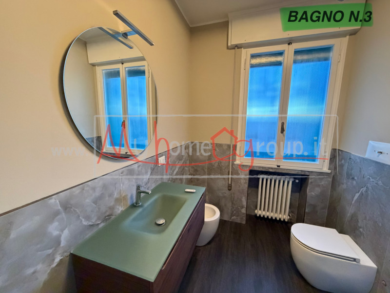 PADOVA ZONA STAZIONE (Rif. AFF650P) 

ITA

Disponibili tre stanze singole in appartamento recente...
