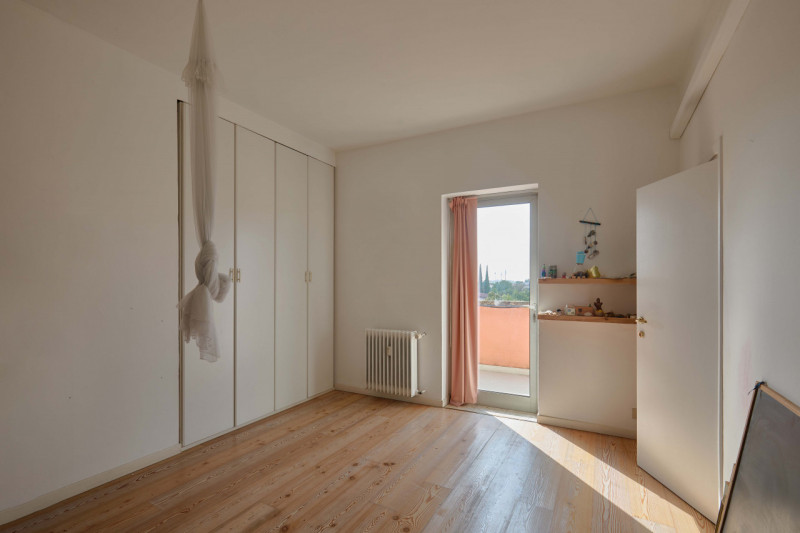 Nella ricercata zona di porta Carlo Alberto, nel cuore del centro storico, STRAORDINARIO ATTICO L...