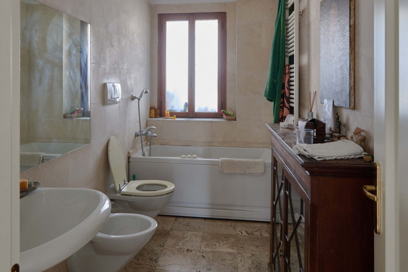 Nella ricercata zona di porta Carlo Alberto, nel cuore del centro storico, STRAORDINARIO ATTICO L...