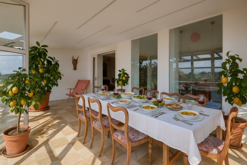 Nella ricercata zona di porta Carlo Alberto, nel cuore del centro storico, STRAORDINARIO ATTICO L...
