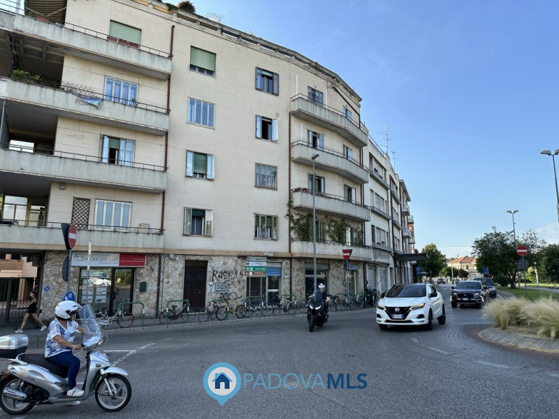 Immobile in esclusiva al Gruppo Padova MLS

PADOVA Piazzale San Giovanni/via Sorio: In posizione ...