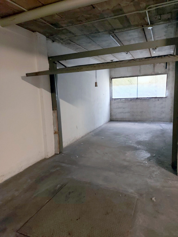 A circa 200 mt. da Prato della valle disponibile garage di circa 13mq (480cm X 267cm).
Garage sit...