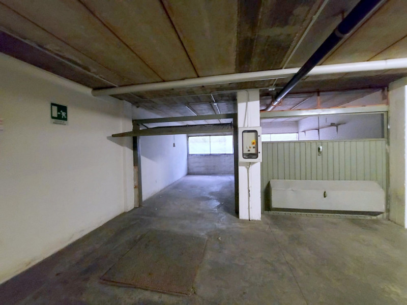 A circa 200 mt. da Prato della valle disponibile garage di circa 13mq (480cm X 267cm).
Garage sit...