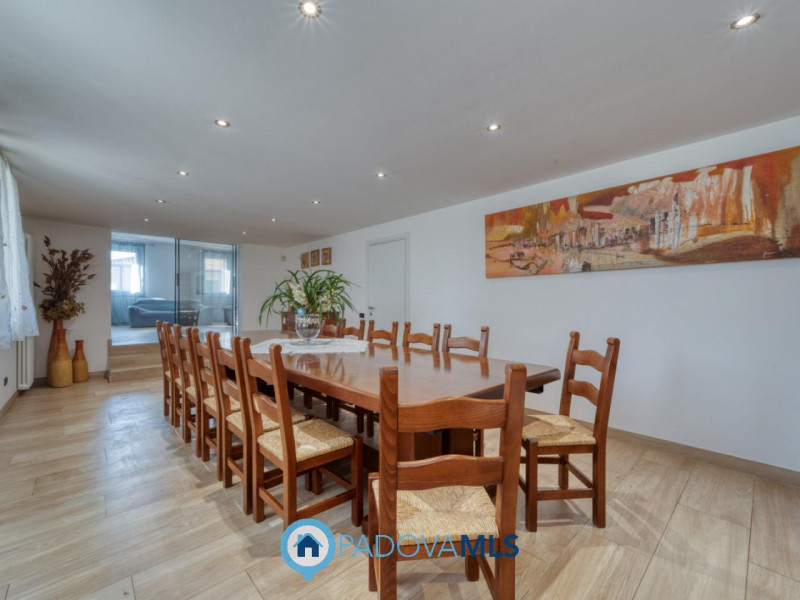 Immobile in esclusiva al Gruppo Padova MLS

PERAROLO DI VIGONZA Signorile VILLA SINGOLA immersa n...