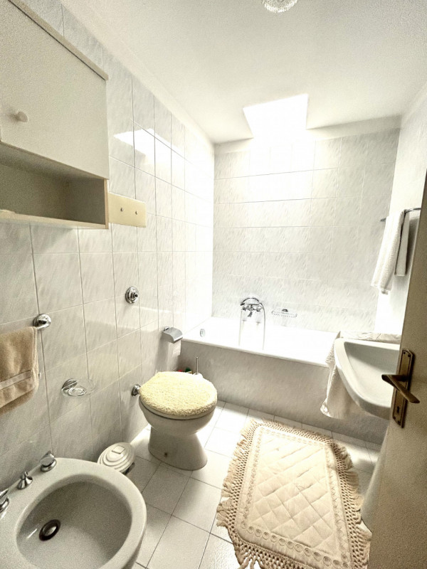 Splendida bifamiliare situata nel cuore di Cappella Maggiore. Questo immobile, con i suoi generos...