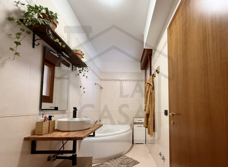 MONTEGROTTO TERME - Nel cuore di Montegrotto Terme, in una posizione centrale e comoda a tutti i ...