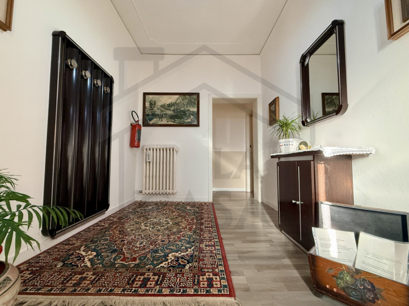 MONTEGROTTO TERME – Immersa nel verde e nella tranquillità del rinomato comune di Montegrotto Ter...