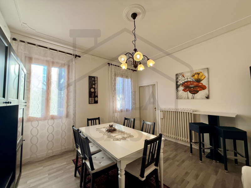 MONTEGROTTO TERME – Immersa nel verde e nella tranquillità del rinomato comune di Montegrotto Ter...