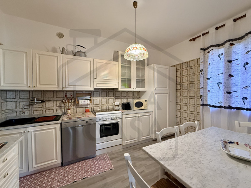 MONTEGROTTO TERME – Immersa nel verde e nella tranquillità del rinomato comune di Montegrotto Ter...