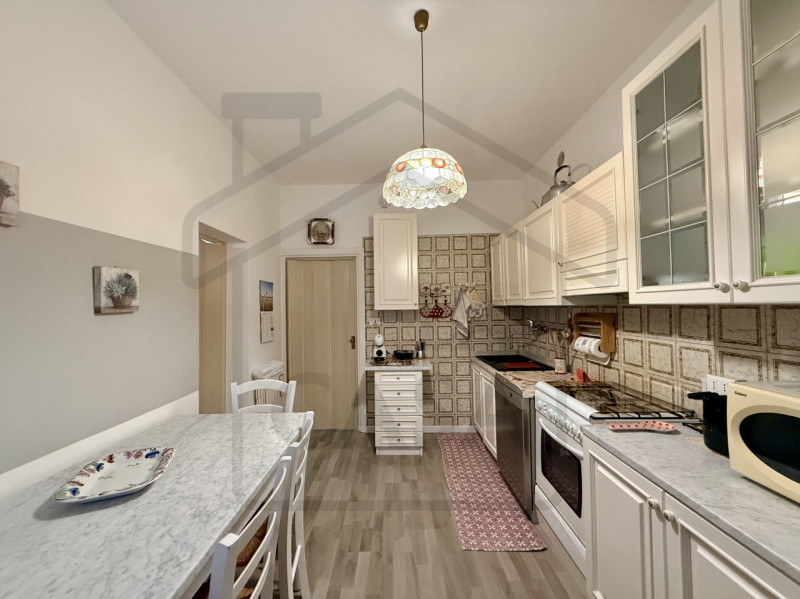 MONTEGROTTO TERME – Immersa nel verde e nella tranquillità del rinomato comune di Montegrotto Ter...