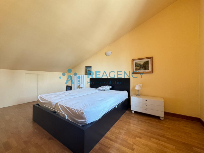 Scopri questa piacevole soluzione situata nel cuore del quartiere San Felice a Vicenza e collocat...