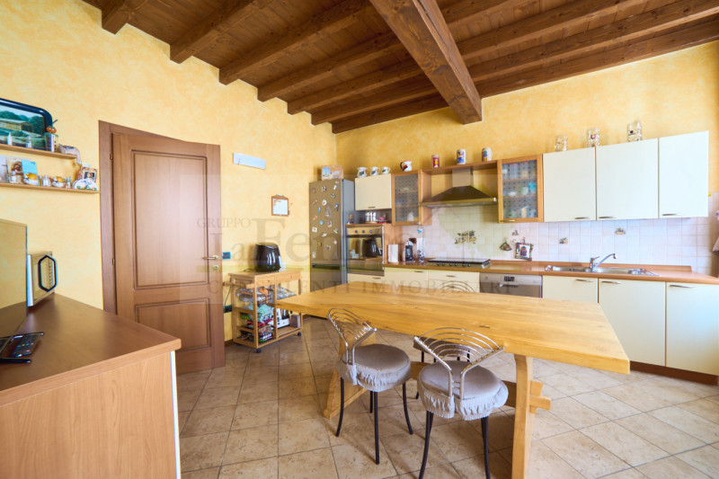 Ampio Appartamento Pentalocale in Vendita a Castel Goffredo - https://images.gestionaleimmobiliare.it/foto/annunci/250611/4535745/800x800/009__-_vb_06925_-_web_wmk_0.jpg 
