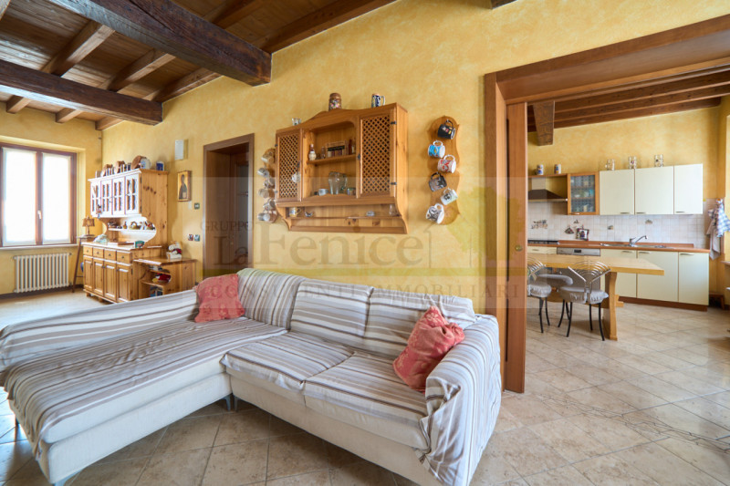 Ampio Appartamento Pentalocale in Vendita a Castel Goffredo - https://images.gestionaleimmobiliare.it/foto/annunci/250611/4535745/800x800/013___-_vb_06937_-_web_wmk_0.jpg 