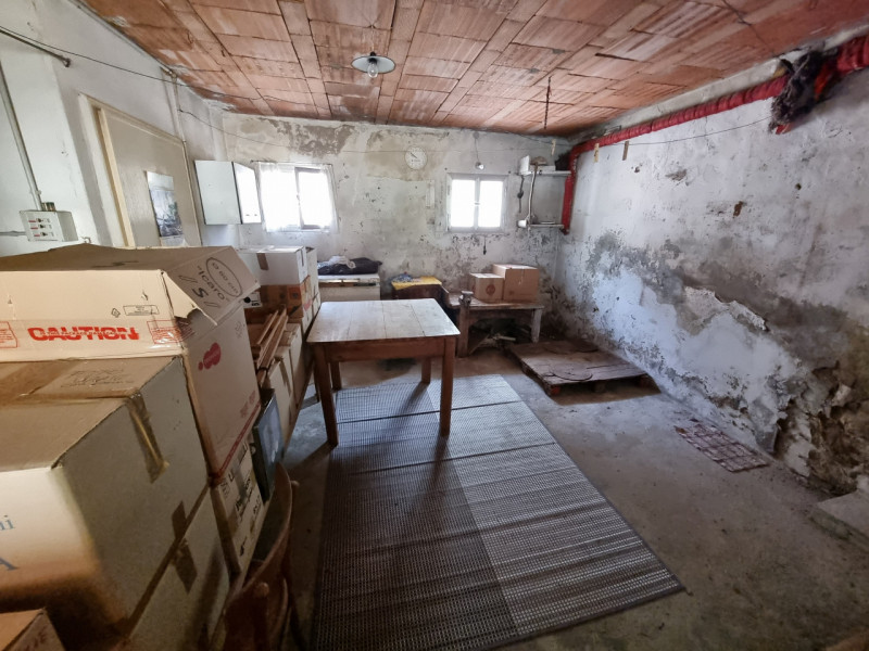 Vo' (PD), frazione di Vo' Vecchio lungo Via Nina sull'unica collinetta che si alza dai terreni ag...