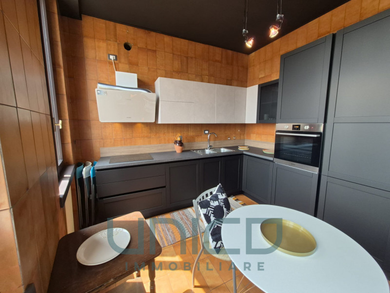 Padova - Zona Centro storico
DA SUBITO
Affittasi appartamento duplex sito in palazzo storico con ...