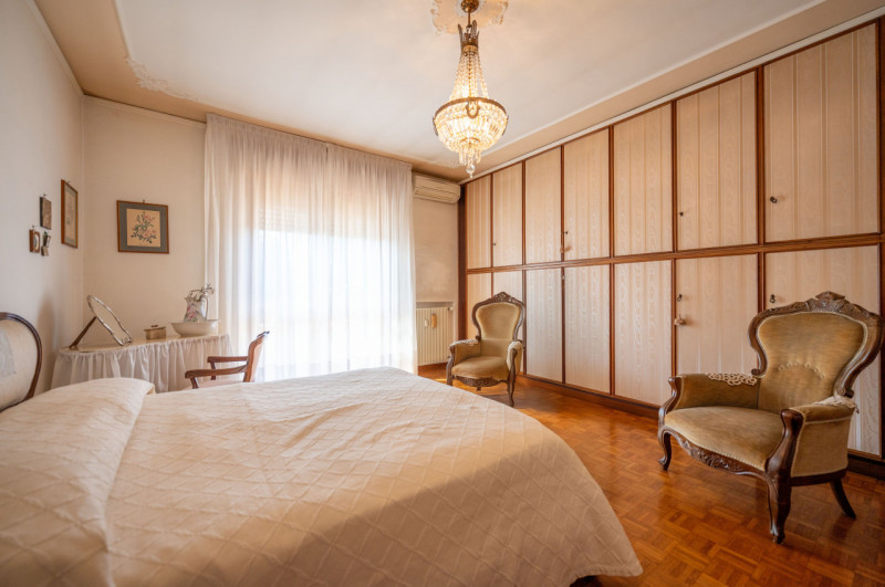 Nel cuore dell’elegante quartiere di Santa Maria Maggiore, all’interno del centro storico, un att...