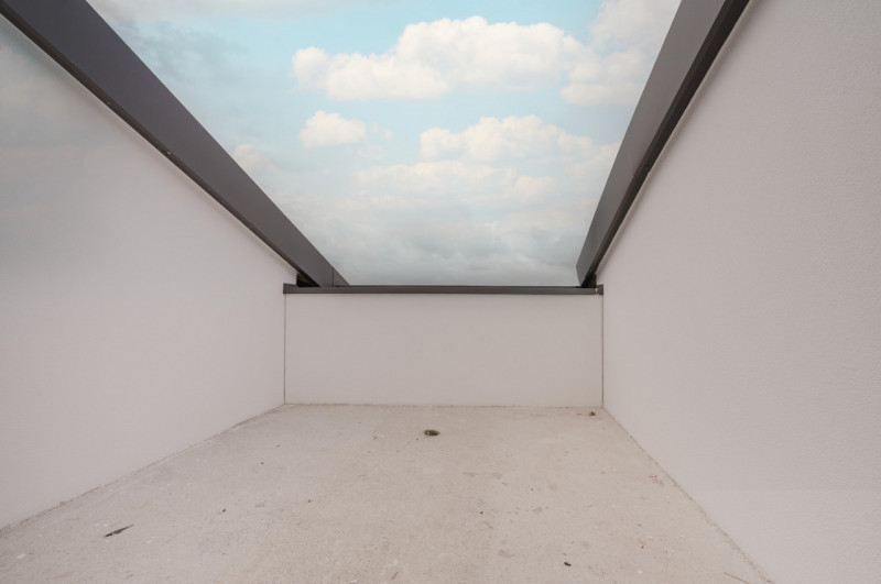 In un prestigioso complesso residenziale di nuova costruzione, attico straordinario, libero su qu...