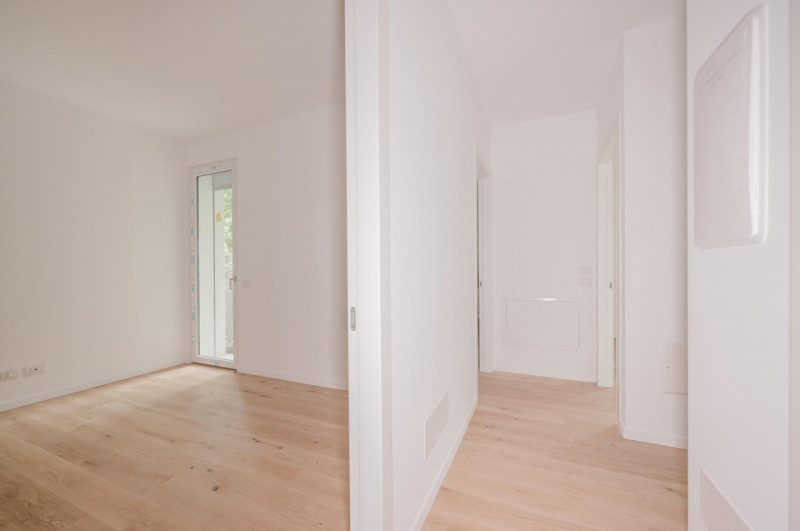 All'interno del prestigioso contesto del "Residence San Tomaso", situato nella location più comod...