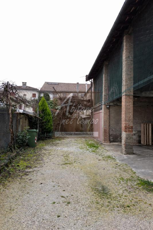 CITTADELLA (PD) - VIA BORGO PADOVA 23

In nostra esclusiva proponiamo in vendita un Palazzo compo...