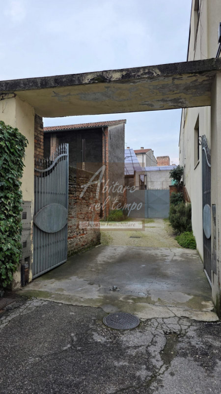 CITTADELLA (PD) - VIA BORGO PADOVA 23

In nostra esclusiva proponiamo in vendita un Palazzo compo...