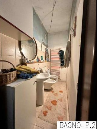 Rif. A.A.495-22

Vendita all'asta - porzione di casa colonica con giardino in data 28 aprile 2026...