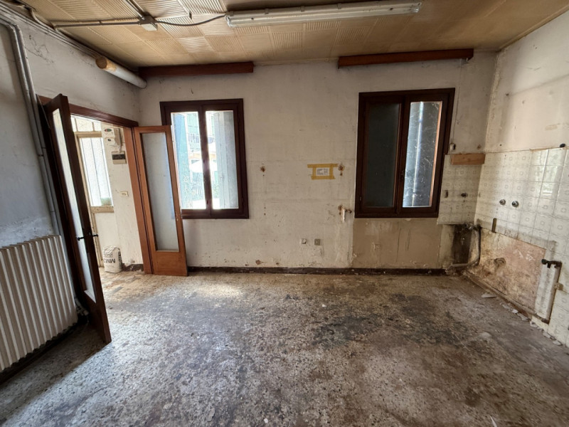 SOVIZZO - VIA ROMA: CASETTA DI CORTE CON INGRESSO INDIPENDENTE E GARAGE TRIPLO. EURO 110.000. COD...
