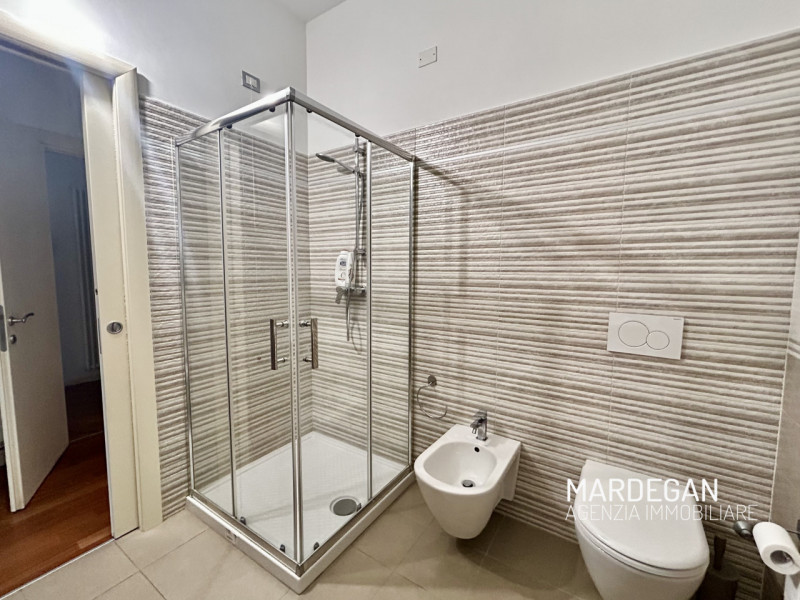 Vi proponiamo in esclusiva questo splendido quadrilocale, l’immobile risulta attualmente AFFITTAT...